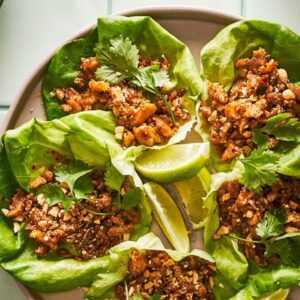 tacitas-de-lechuga-con-tofu-caramelizado-66c1a6614a4bc