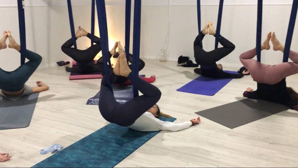 FORMACIÓN YOGA AÉREO RESTAURATIVO