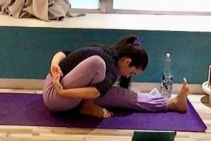 Marichyasana A